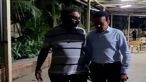 girish mahajan meets hitendra thakur