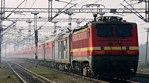 Akola Start the closed passenger train MP Sanjay Dhotre