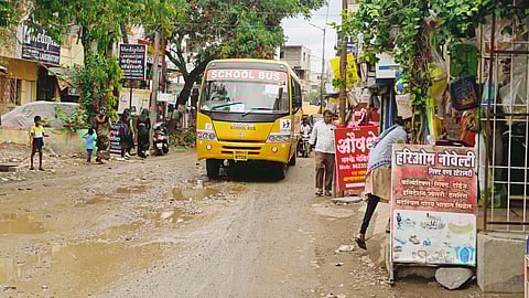 Pune municipal undri bad roads due to rain