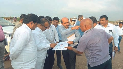 Guardian Minister Patil inspected the palanquin bottom in Phaltan