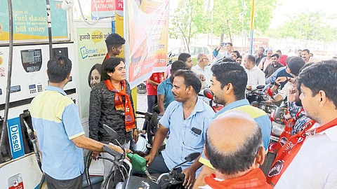 Petrol for Rs 54 sale stunt