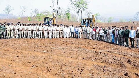 देवझिरीतील वनक्षेत्रावरील अतिक्रमण हटवले; 4 झोपड्या जमिनदोस्त