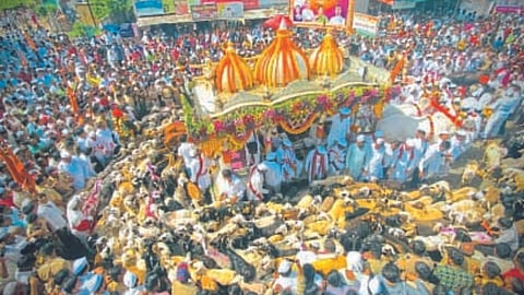 Sant Tukaram Maharaj Palkhi was welcomed in a traditional manner at Katewadi