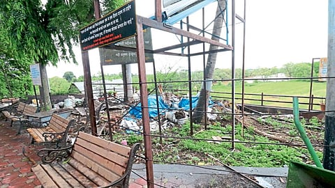 स्मशानभूमीत