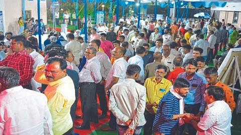 Celebrating anniversary of Marathwada Sakal edition