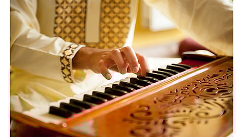 दुनियादारी : लक्ष आहे का?