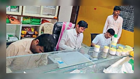Sillod two agricultural service centers License suspended