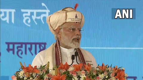 सावरकर हातकड्यांची चिपळी बनवून तुकोबांचे अभंग गायचे : PM मोदी