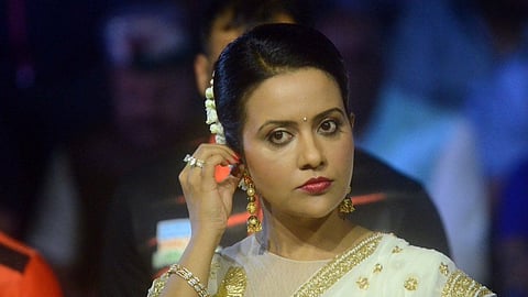 amruta fadnvis tweet amide eknath shinde shivsena conflict over cm uddhav thackeray