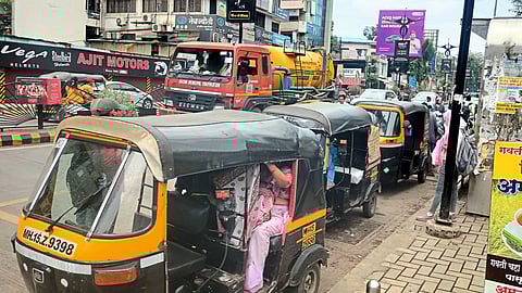 Unauthorized rickshaw stops