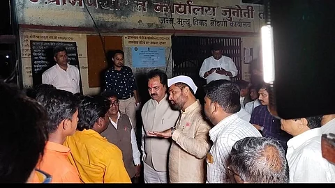 Panchayat Raj Samiti at Junoni village night to inspect the closed Bhose water scheme solapur