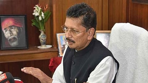 deepak kesarkar on aditay thackeray