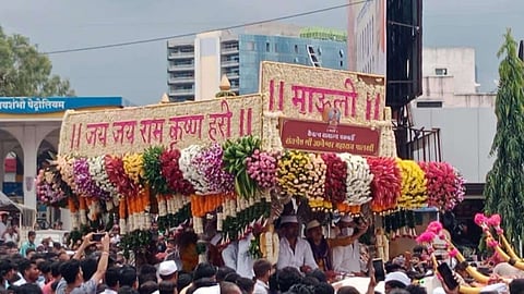 Welcome of Palkhi in Fursungi Uruli Devachi Vadakit