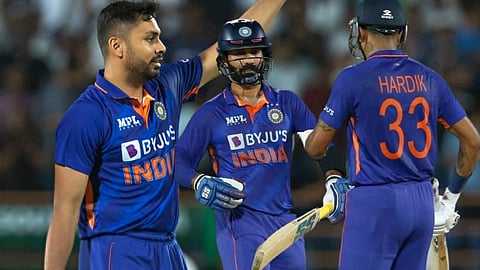 Dinesh Karthik Avesh Khan Shine India Defeated South Africa In 4th T20 Equal Series