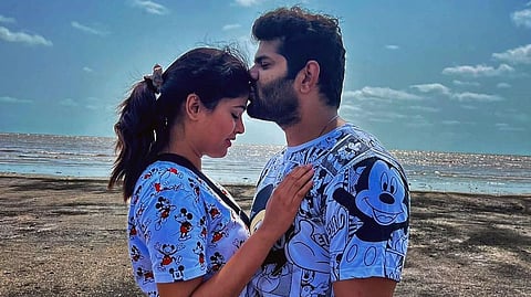 hardeek joshi and akshaya deodhar spends quality time and shared emotional post