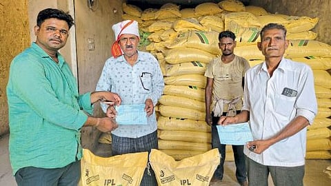 Nanded Distribution of 1000 tons of DAP Fertilizer Agriculture Department