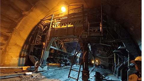 वर्षाच्या अखेपर्यंत हा बोगदा कार्यरत होणार असल्याचे बीआरओच्या वतीने सांगण्यात आले.