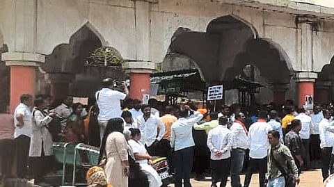 Shiv Sainiks gathered in Amardham on the occasion of agitation.