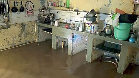 weather rain forcast monsoon 14 victims of rain in 24 hours Gujarat