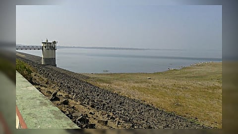 Isapur dam 50% water storage