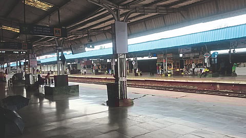 Manmad Railway Station Latest Marathi News