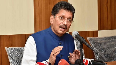 Deepak Kesarkar Latest Marathi News