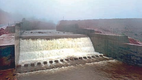 Kas dam water overflow