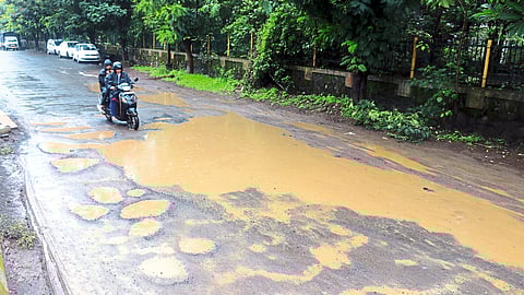 Potholes on road reference latest marathi news