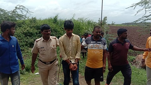 Young man stabbed minor girl on neck with blade