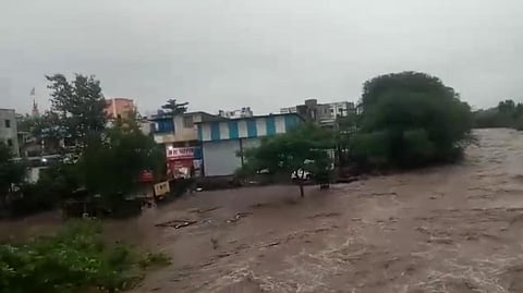 flood in dindori taluka latest monsoon update news