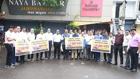 Strict strike of wholesale traders against GST pune