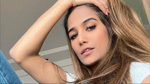 Poonam Pandey speaks On population Control, video viral