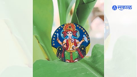 Image of Lalbaghcha Raja ganesh idol depicted on ten rupee coins.