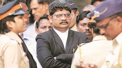 Gunratna Sadavarte attacked during Vinayak Mete final tribute of maharashtra politics