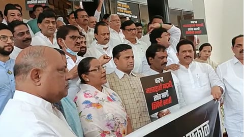 Sanjay Shirsat | 'बघताय का सामील व्हा'; शिरसाटांना पाहून महाविकासआघाडीची घोषणाबाजी