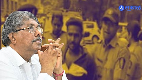 Kolhapur: चंद्रकांत पाटलांसमोर तरुणाने केला आत्मदहनाचा प्रयत्न