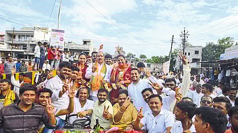 Minister Dr. Vijayakumar Gavit Welcome procession