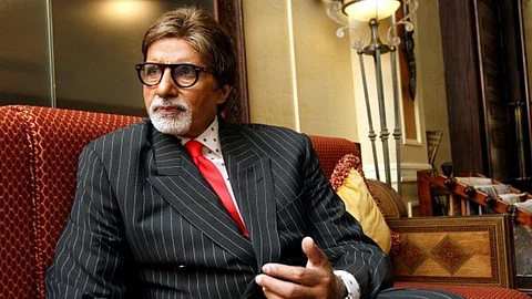 Amitabh Bachchan Says he feels helpless as covid won gives health update