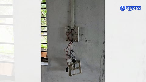 furniture of Rajmata Ahilyabai Holkar Hall in Indranagari was vandalized.