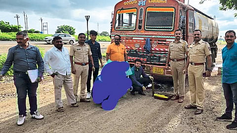 DySP Pradeep Mairale, Police Inspector Dattatray Shinde and a team along with the biodiesel tanker caught in a trap on the Nagpur-Surat highway.