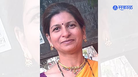 female priest aparna chindhade