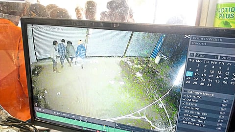 Thieves caught on CCTV