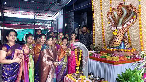 Women celebrate Nagpanchami Zimma-Fugdi Sangli