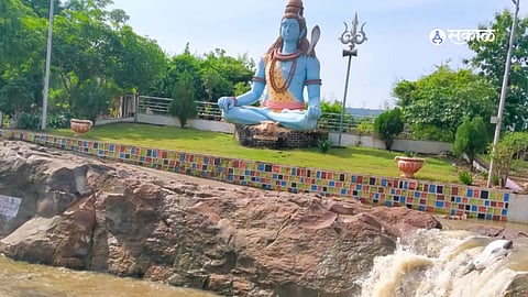 Sharvan somvar 21 feet tall idol of Lord Shankar in Nagpur