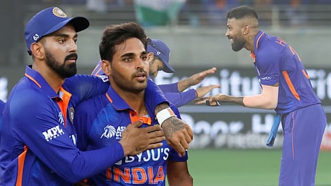 IND vs PAK Asia Cup 2022 Hardik Pandya Bhuvneshwar Kumar Short Ball Strategy Worked Pakistan Bating Collapse