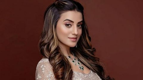 Akshara Singh, a Bhojpuri Actress Breaks on leaked MMS Video