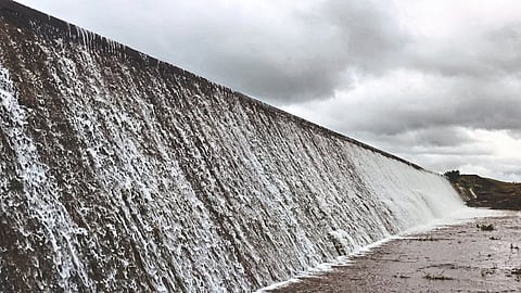 overflow dam on the Mhais River.