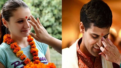 कोणत्या बोटाने कपाळावर टिका लावणे शुभ असते?, जाणून घ्या काही खास गोष्टी