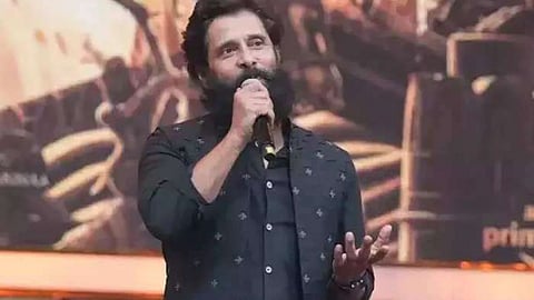 Chiyaan Vkram fiery speech about indian culture and cholas goes viral from ponniyin selvan mumbai event