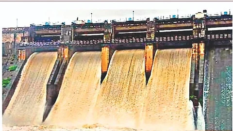 Overflow dam at Dindori